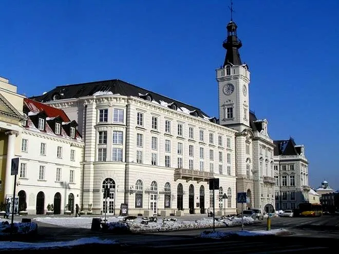 Gdzie zapłacić podatek od nieruchomości w Warszawie?