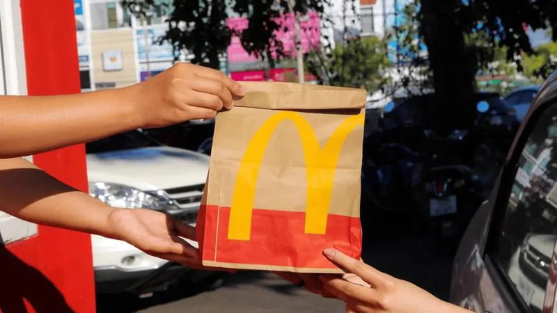 Ile można zarobić w McDonald's w 2026 roku? Sprawdź aktualne stawki!