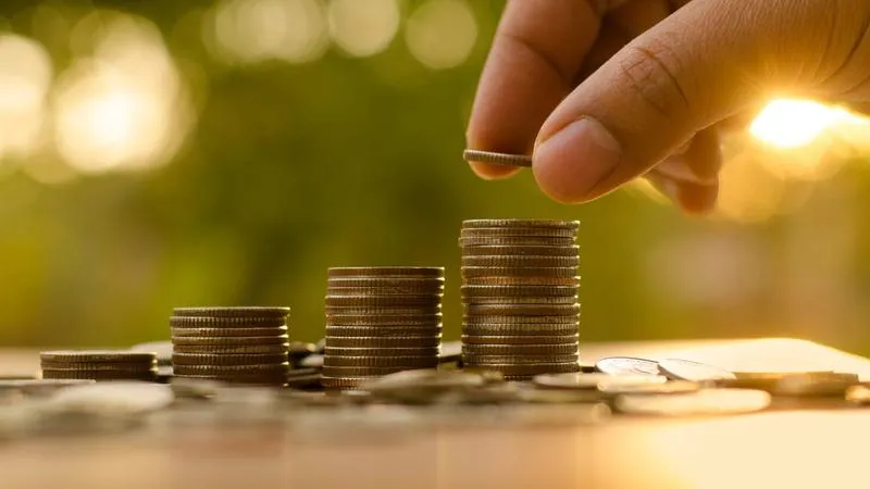 Odkryj rytuał, który skutecznie przyciągnie pieniądze do Twojego życia