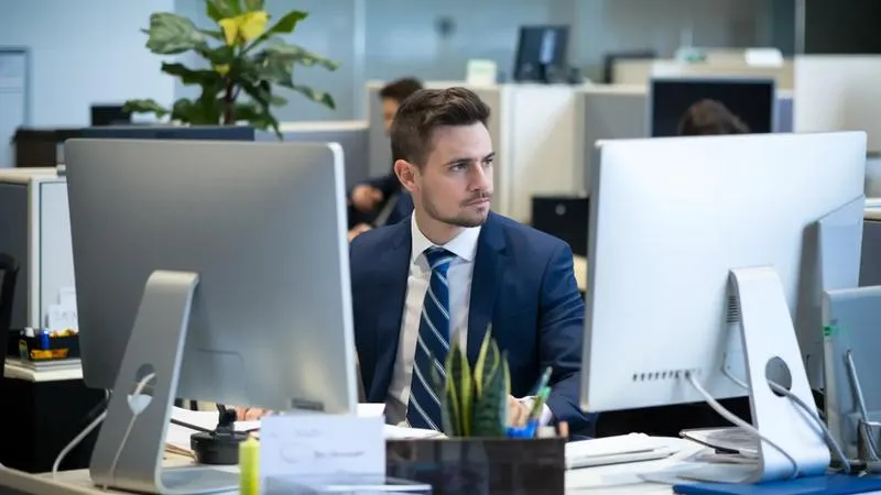 Sekrety wynagrodzeń: Ile naprawdę zarabia się w korporacjach?